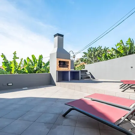 Tornos Apartment