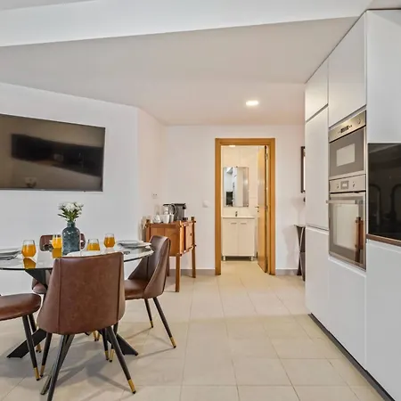 Tornos Apartment *