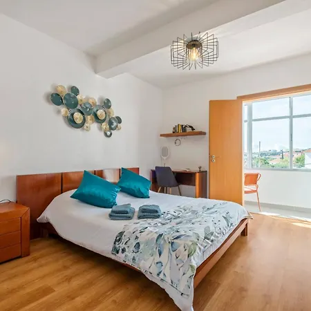 Tornos Apartment